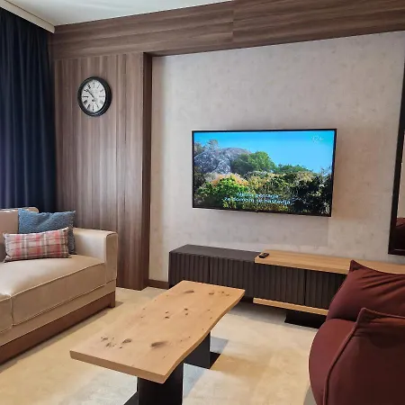 Select Lux Woodside Residences & * كوباونيك