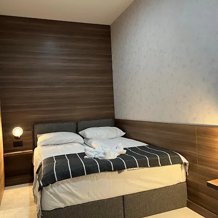 Select Lux Woodside Residences & * كوباونيك